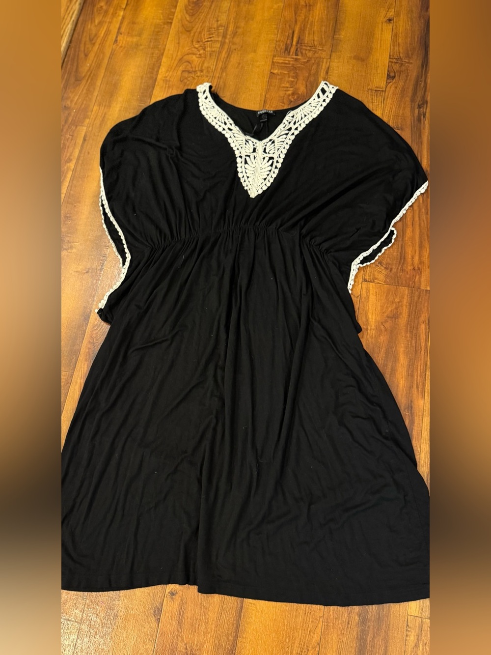 Women’s plus Forever 21 Black & cream crochet swim cover up 2x